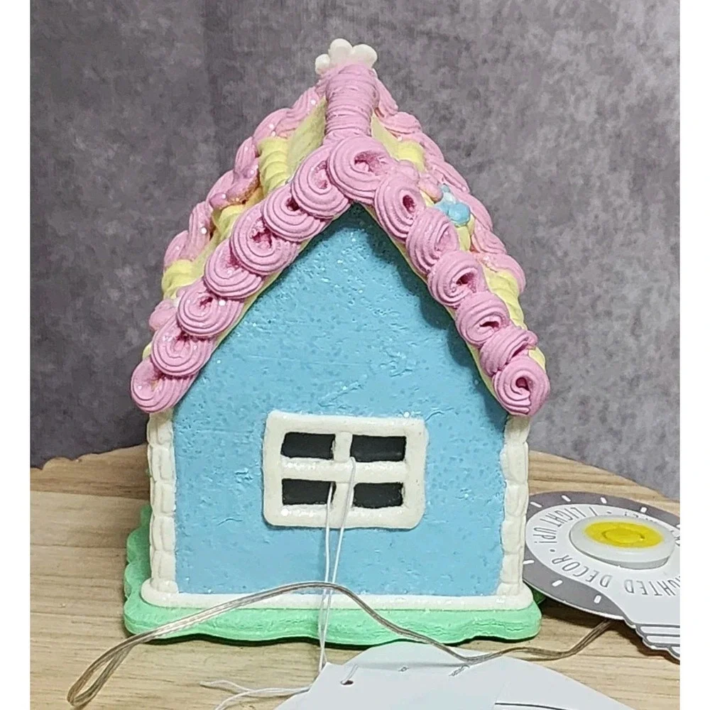 Easter Pastel Gingerbread House LIGHT‎ UP Tabletop Decor 5.5